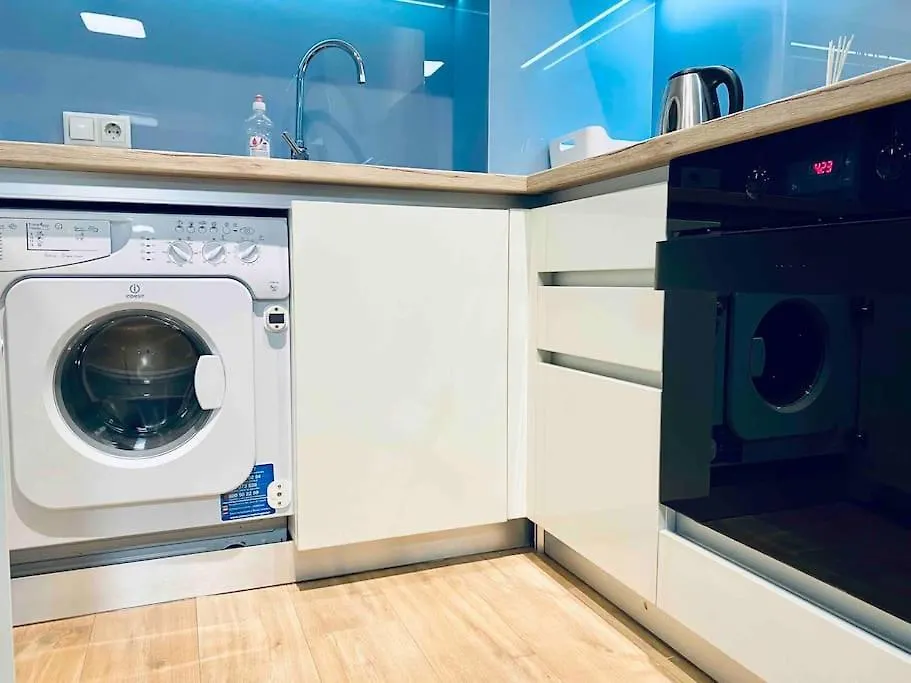 Modern Turquoise Apartment/Free Wifi 소피아 0*,  불가리아